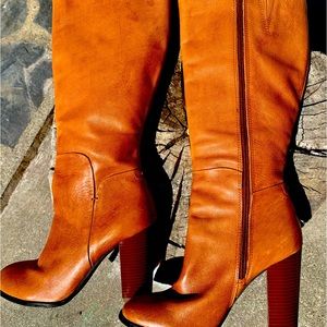 Butterscotch leather thick heeled boots by Liz & Co